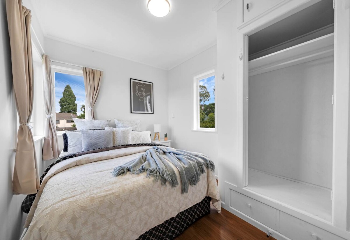 Mt Albert Grammar School zone, vendor retiring, 4 beds 2 baths house with double garage on 663m2 section, including a self-contained space complete with one bedroom, a lounge, kitchenette, bathroom, and its own separate access, close to schools, shops, reserve, 10 Mountfield Terrace, Mt Albert, Auckland