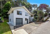 Move-In Ready, Renovated 3 beds 1 baths house, Downstairs includes a large single garage plus an additional room of similar size, close to local schools, kindergartens, shops, reserves, and public transport. Glenfield Mall, 128C Manuka Road, Bayview, Auckland