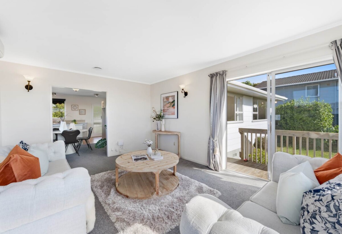 Must sell, Vendor Bound for Australia, 3 bed 1 bath house on 617m2 section, close to local shops, schools, beaches, zoned for Torbay School, Northcross Intermediate, and Long Bay College, 3 Intrepid Place, Torbay, Auckland
