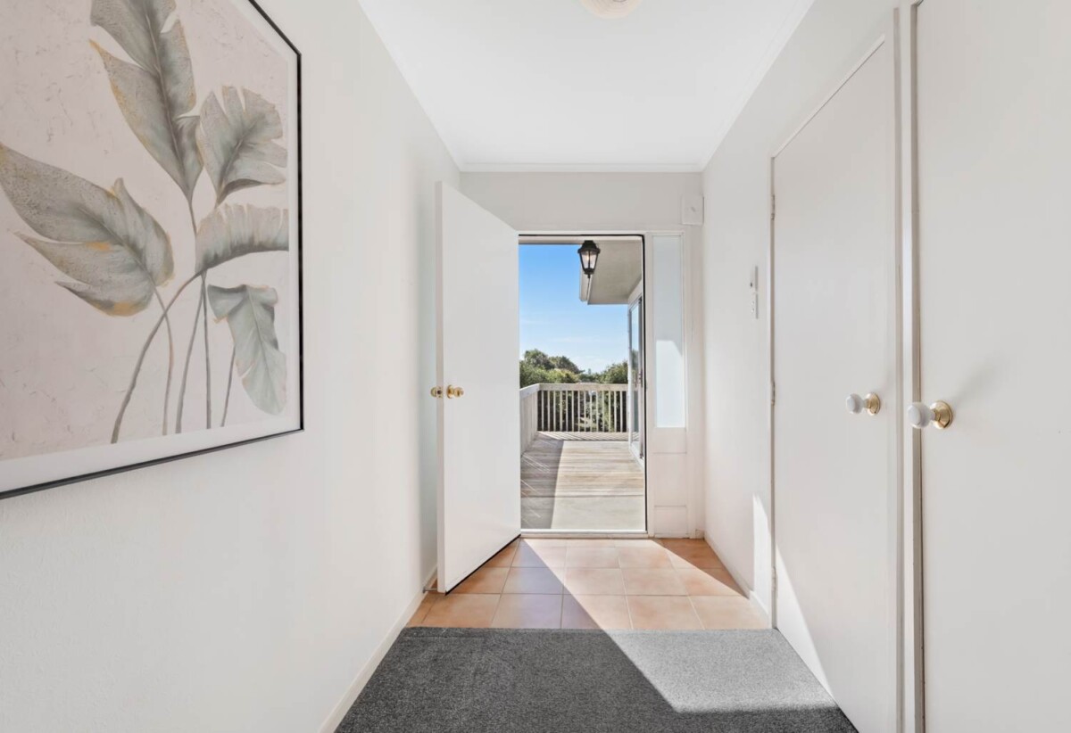 Must sell, Vendor Bound for Australia, 3 bed 1 bath house on 617m2 section, close to local shops, schools, beaches, zoned for Torbay School, Northcross Intermediate, and Long Bay College, 3 Intrepid Place, Torbay, Auckland