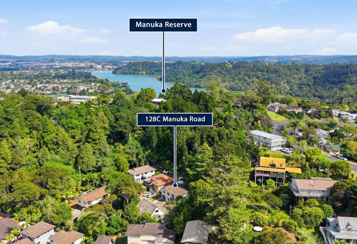 Move-In Ready, Renovated 3 beds 1 baths house, Downstairs includes a large single garage plus an additional room of similar size, close to local schools, kindergartens, shops, reserves, and public transport. Glenfield Mall, 128C Manuka Road, Bayview, Auckland