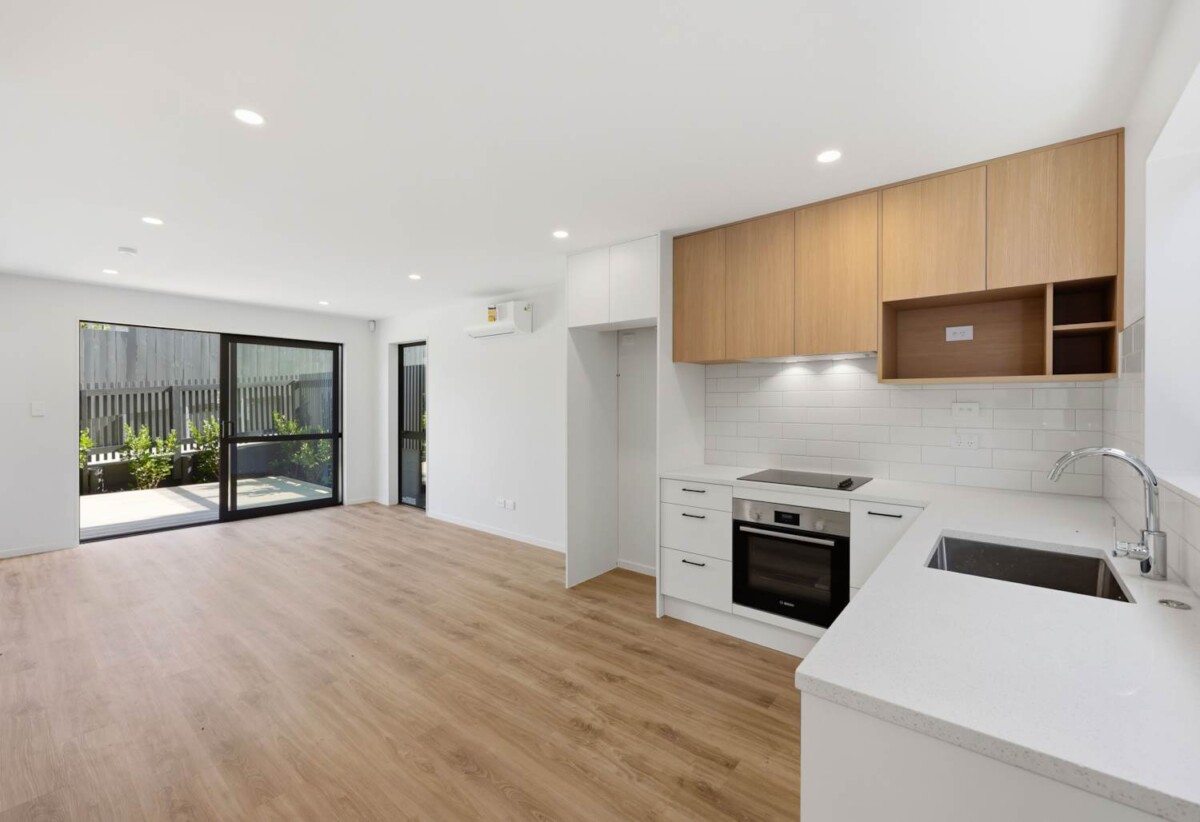Halo 10-Year Residential Guarantee, Brandnew 3 bed 2.5 baths home with garage, Bayview School and Kindy are just a short walk away, along with a local dairy and coffee cart nearby, minutes from Glenfield Mall and Leisure Centre, with easy motorway access, 71B Simon Ellice Drive, Bayview, Auckland
