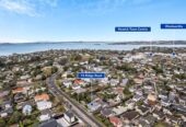 6 beds 3.5 baths house with carport, two levels, each level has 3 beds, bath, kitchen, dining and sitting area, close to Howick Village, schools, beach, 0.8 km to Howick Intermediate, 74 Ridge Road, Howick, Auckland