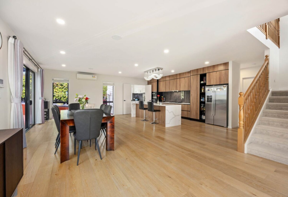 Rangitoto College zone, 6 beds 5.5 baths house with double garage on 507m2 section, including 4 ensuites and a 2-beds granny, close to the motorway, Albany, Browns Bay, and Park’n Ride, schools, 48A Fernhill Way, Albany, Auckland