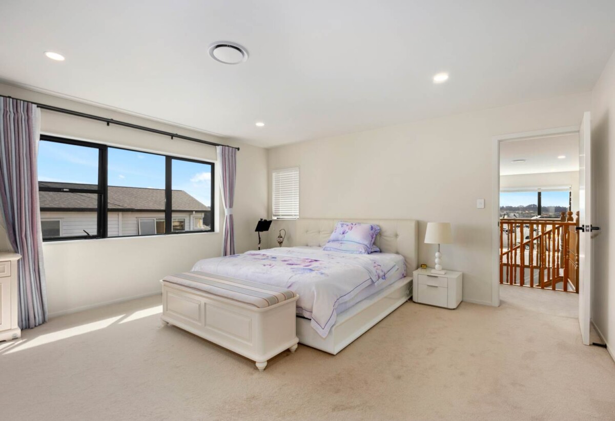 Rangitoto College zone, 6 beds 5.5 baths house with double garage on 507m2 section, including 4 ensuites and a 2-beds granny, close to the motorway, Albany, Browns Bay, and Park’n Ride, schools, 48A Fernhill Way, Albany, Auckland