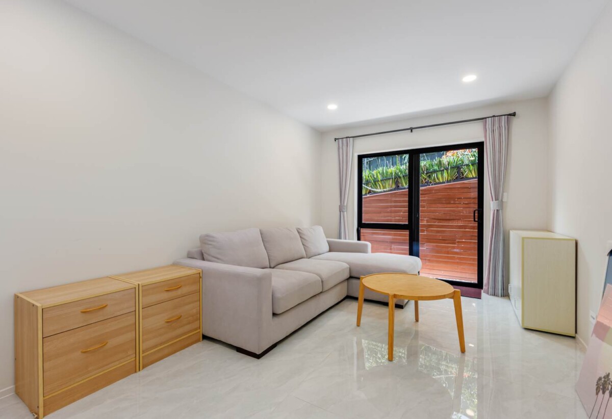 Rangitoto College zone, 6 beds 5.5 baths house with double garage on 507m2 section, including 4 ensuites and a 2-beds granny, close to the motorway, Albany, Browns Bay, and Park’n Ride, schools, 48A Fernhill Way, Albany, Auckland