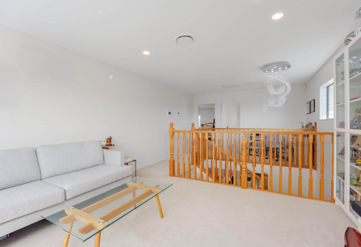 Rangitoto College zone, 6 beds 5.5 baths house with double garage on 507m2 section, including 4 ensuites and a 2-beds granny, close to the motorway, Albany, Browns Bay, and Park’n Ride, schools, 48A Fernhill Way, Albany, Auckland