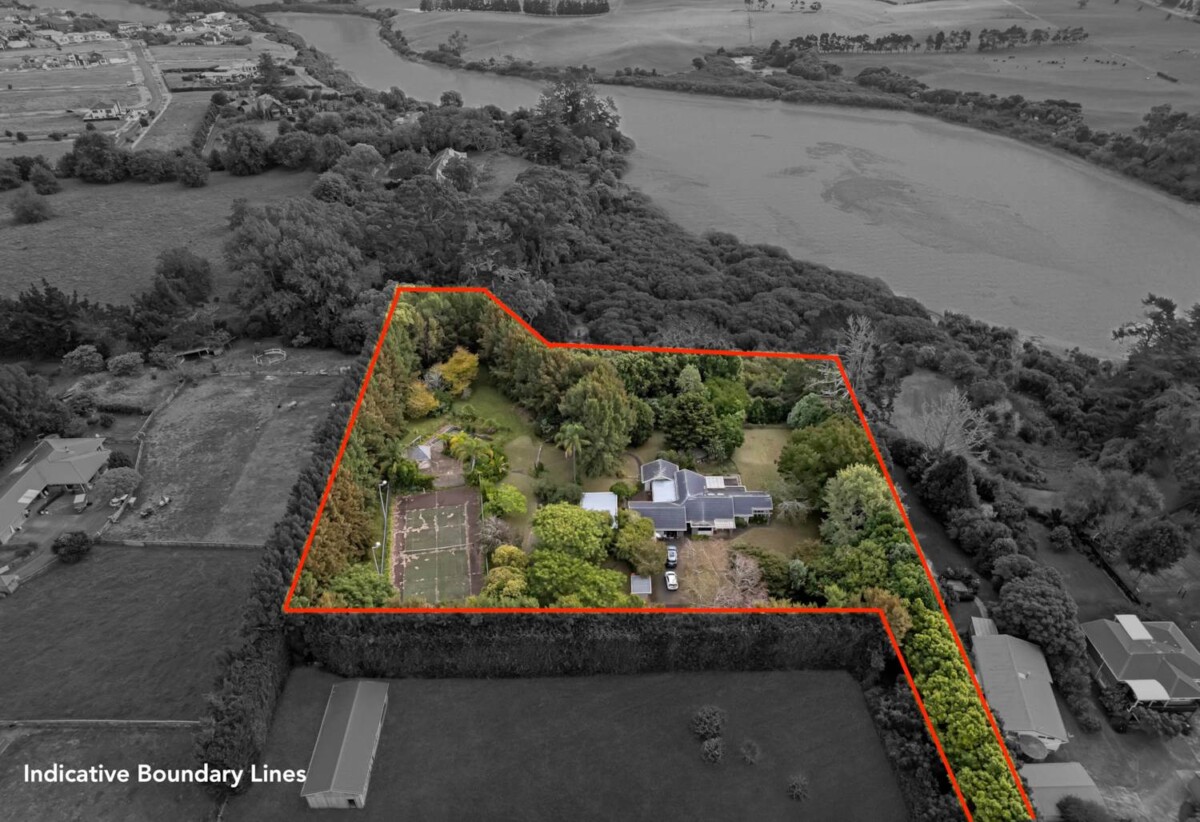 5 beds 3 baths house with tennis court and swimming pool on 7626m2 section, Direct access to a walkway behind the property, nearby small park, and a local boat ramp., close to schools, shops, motorway access, 1.1 km to Hingaia Peninsula School, 120 Oakland Road, Karaka, Auckland
