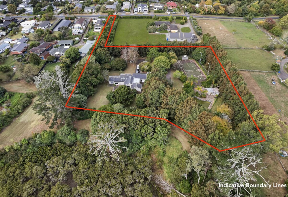 5 beds 3 baths house with tennis court and swimming pool on 7626m2 section, Direct access to a walkway behind the property, nearby small park, and a local boat ramp., close to schools, shops, motorway access, 1.1 km to Hingaia Peninsula School, 120 Oakland Road, Karaka, Auckland