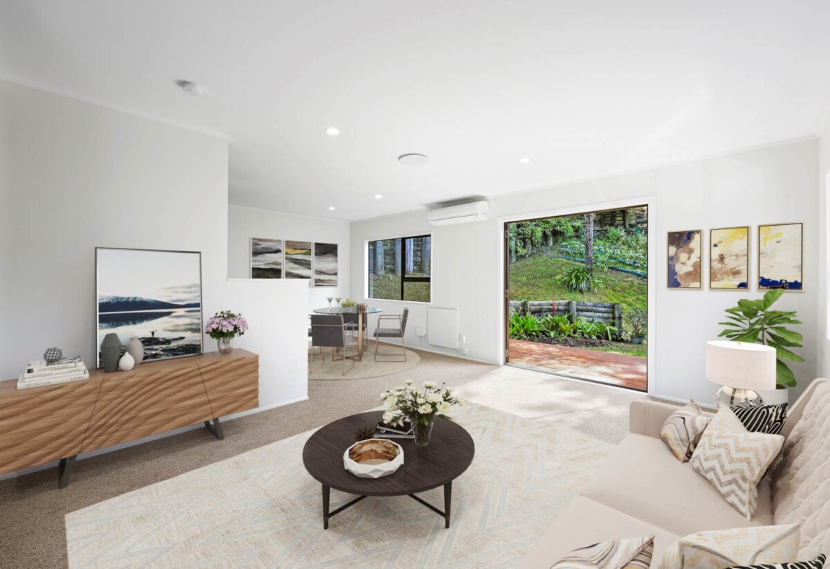 Move-In Ready, Renovated 3 beds 1 baths house, Downstairs includes a large single garage plus an additional room of similar size, close to local schools, kindergartens, shops, reserves, and public transport. Glenfield Mall, 128C Manuka Road, Bayview, Auckland