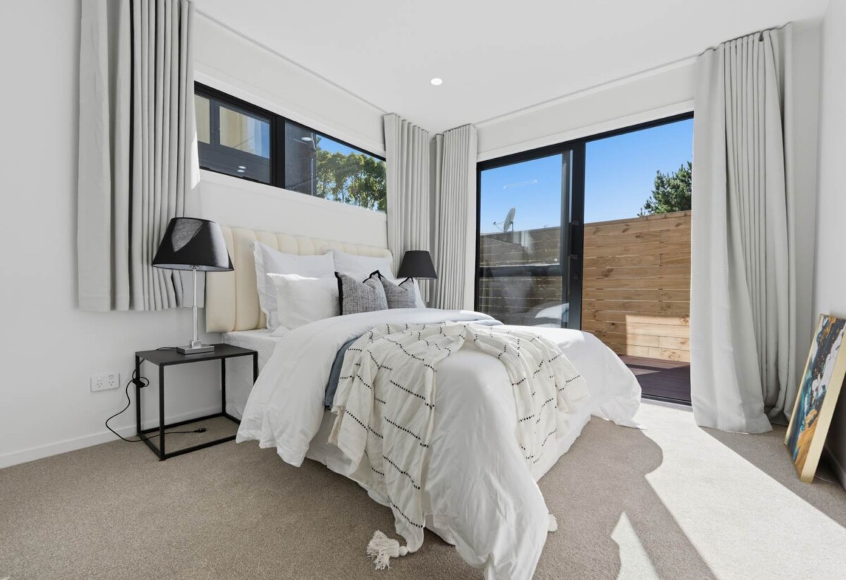 Brandnew standalone 4 beds 3 baths home with garage, just a short walk to Lunn Avenue Shops, close to schools, Stonefields shopping centre, gulf club, 1 km to Stonefields School, 24 Thorp Street, St Johns, Auckland