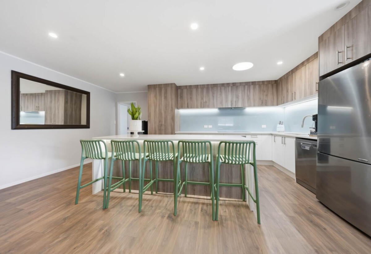 5 beds 3 baths with double garage on 649m2 section, close to schools, shops, 0.5 km to Macleans Primary School, 0.9 km to Howick Intermediate, 1.4 km to Pakuranga College, 120 Hutchinsons Road, Bucklands Beach, Auckland