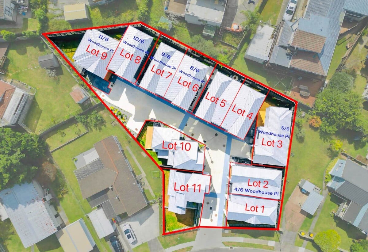 Motivated vendor, Brandnew 4 beds 3.5 baths home with garage, 2 ensuites, 1 ensuite ground floor, move-in ready, shops, parks, cafes, schools, and transport are close by, with Westgate, Northwest and Costco just minutes away, 0.7 km to West Harbour School, 8/6 Woodhouse Place, West Harbour, Auckland
