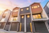 Motivated vendor, Brandnew 4 beds 3.5 baths home with garage, 2 ensuites, 1 ensuite ground floor, move-in ready, shops, parks, cafes, schools, and transport are close by, with Westgate, Northwest and Costco just minutes away, 0.7 km to West Harbour School, 8/6 Woodhouse Place, West Harbour, Auckland