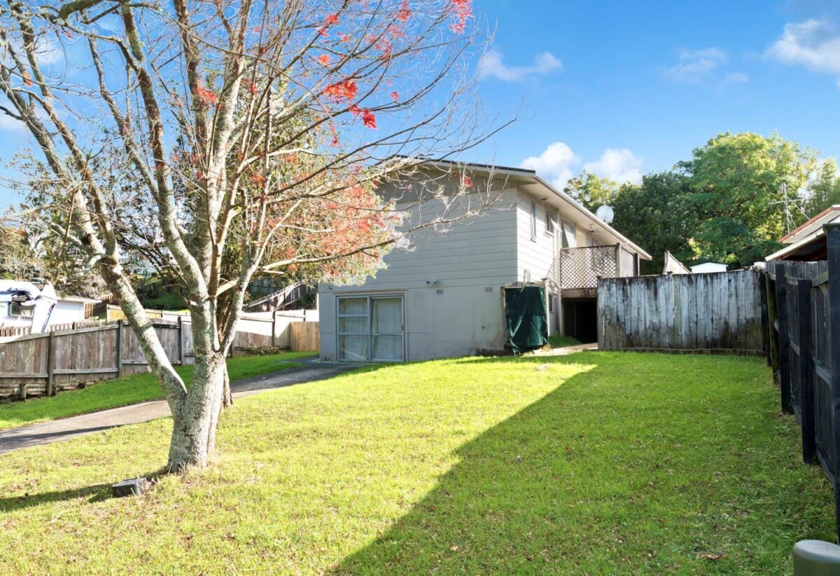 Rangitoto College and Double Westlake school zone, 3 beds house on 674m2 section, close to schools, shops, shoppingcentres, reserve, motorway access, 0.4 km to Sunnynook School, 36 Lavery Place, Sunnynook, Auckland