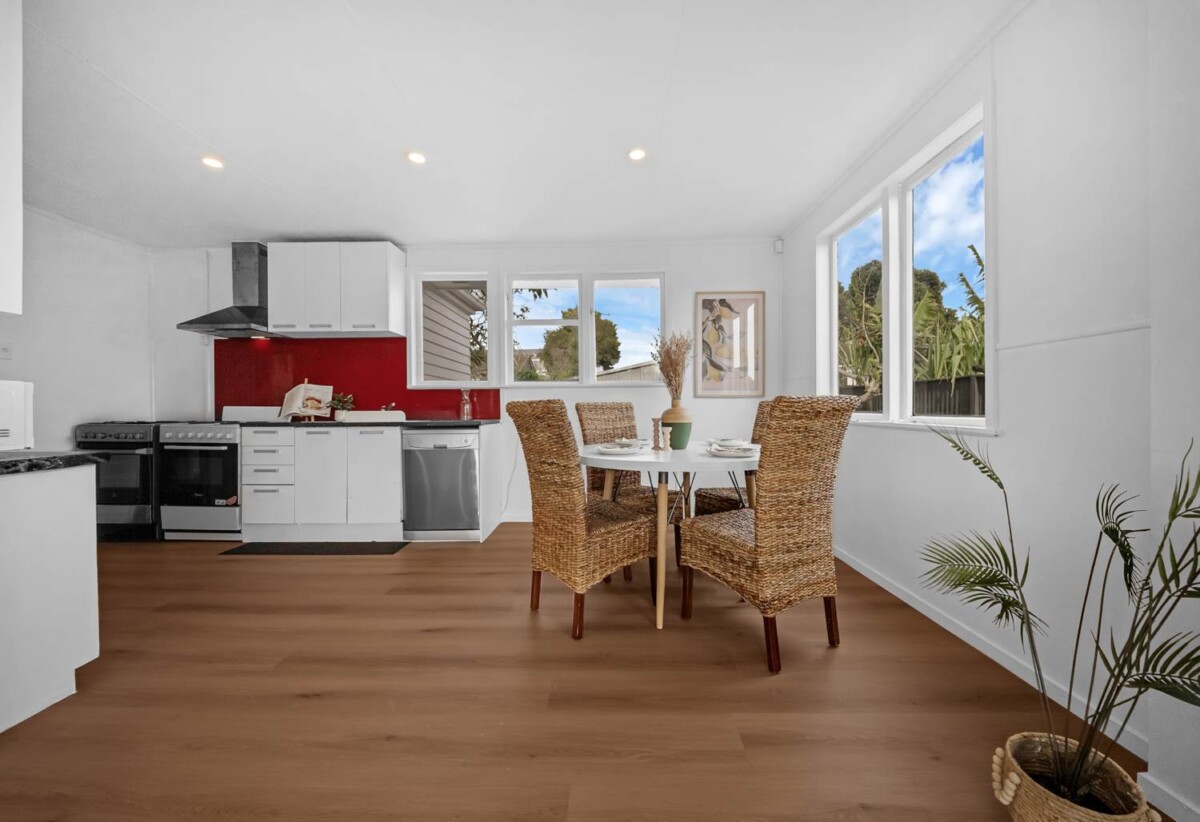 CV $730,000., Renovated 3 beds 1 bath house on 436m2 section, close to shops, schools, motorway access, 0.3 km to Mangere East School, 10 Carnac Place, Mangere East, Auckland
