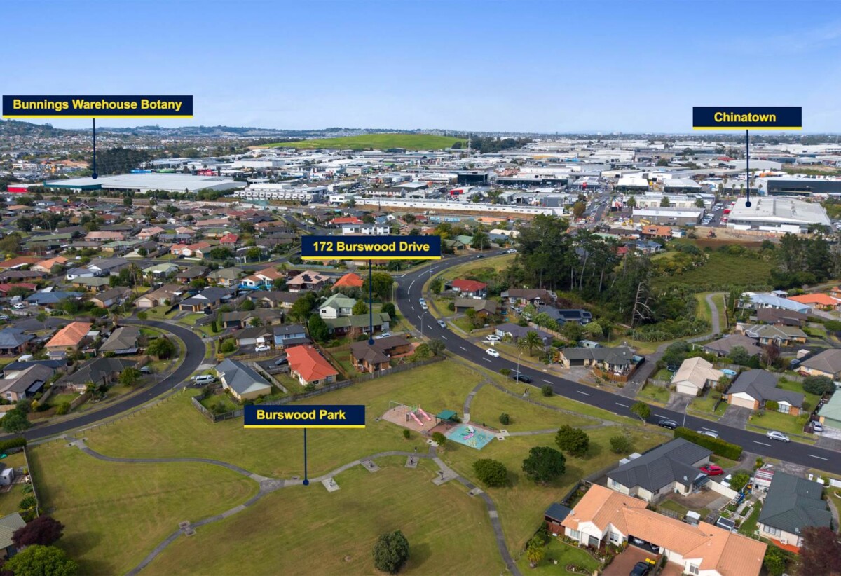 Parkside Living, Renovated Brick and tile 3 beds 1 bath house with double garage on 606m2 section, close to shops, shopping centres, schools, zoned for Riverhills School, Pakuranga Heights Intermediate, Howick Intermediate, Edgewater College, and Santa Maria College, 172 Burswood Drive, Burswood, Auckland