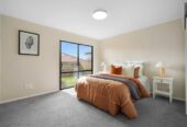 Parkside Living, Renovated Brick and tile 3 beds 1 bath house with double garage on 606m2 section, close to shops, shopping centres, schools, zoned for Riverhills School, Pakuranga Heights Intermediate, Howick Intermediate, Edgewater College, and Santa Maria College, 172 Burswood Drive, Burswood, Auckland