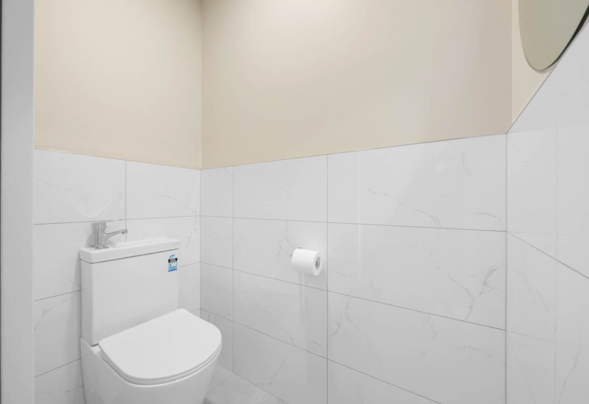 Parkside Living, Renovated Brick and tile 3 beds 1 bath house with double garage on 606m2 section, close to shops, shopping centres, schools, zoned for Riverhills School, Pakuranga Heights Intermediate, Howick Intermediate, Edgewater College, and Santa Maria College, 172 Burswood Drive, Burswood, Auckland