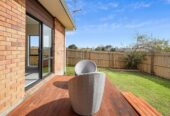 Parkside Living, Renovated Brick and tile 3 beds 1 bath house with double garage on 606m2 section, close to shops, shopping centres, schools, zoned for Riverhills School, Pakuranga Heights Intermediate, Howick Intermediate, Edgewater College, and Santa Maria College, 172 Burswood Drive, Burswood, Auckland