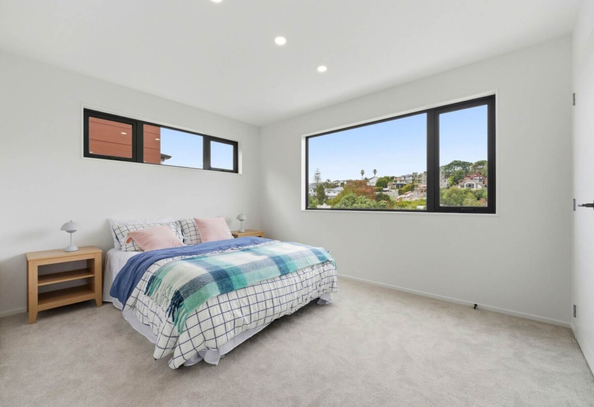 Motivated vendor, Rangitoto College zone, Standalone Brandnew 4 beds 4 baths house home with garage, with Rothesay Bay Beach just a short stroll away and Browns Bay village nearby, 0.2 km to Browns Bay School, Lot 1/30 Kiteroa Terrace, Rothesay Bay, Auckland
