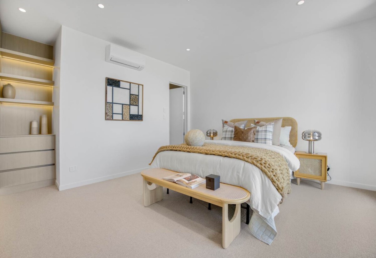 10-Year Master Build Guarantee, Built in lift, 260m2 Standalone freehold 4 beds 4.5 baths house with double garage, 4 ensuites, close to beach, shops, schools, 0.8 km to Takapuna School, 6/4 Tennyson Avenue, Takapuna, Auckland