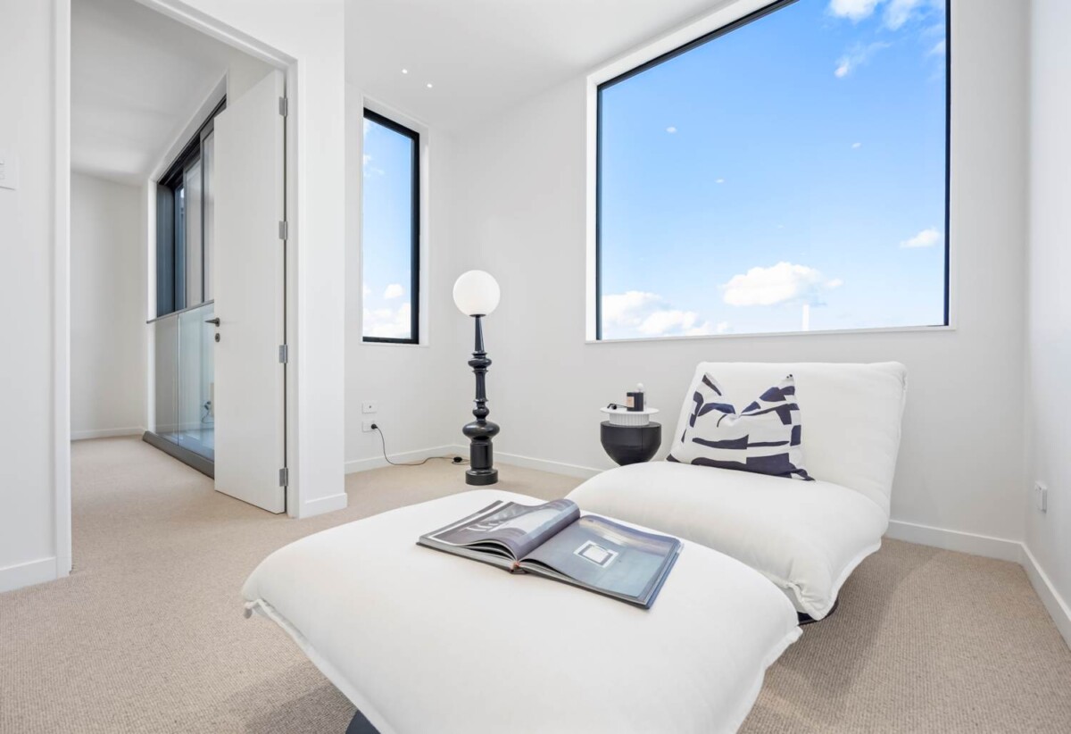 10-Year Master Build Guarantee, Built in lift, 260m2 Standalone freehold 4 beds 4.5 baths house with double garage, 4 ensuites, close to beach, shops, schools, 0.8 km to Takapuna School, 6/4 Tennyson Avenue, Takapuna, Auckland