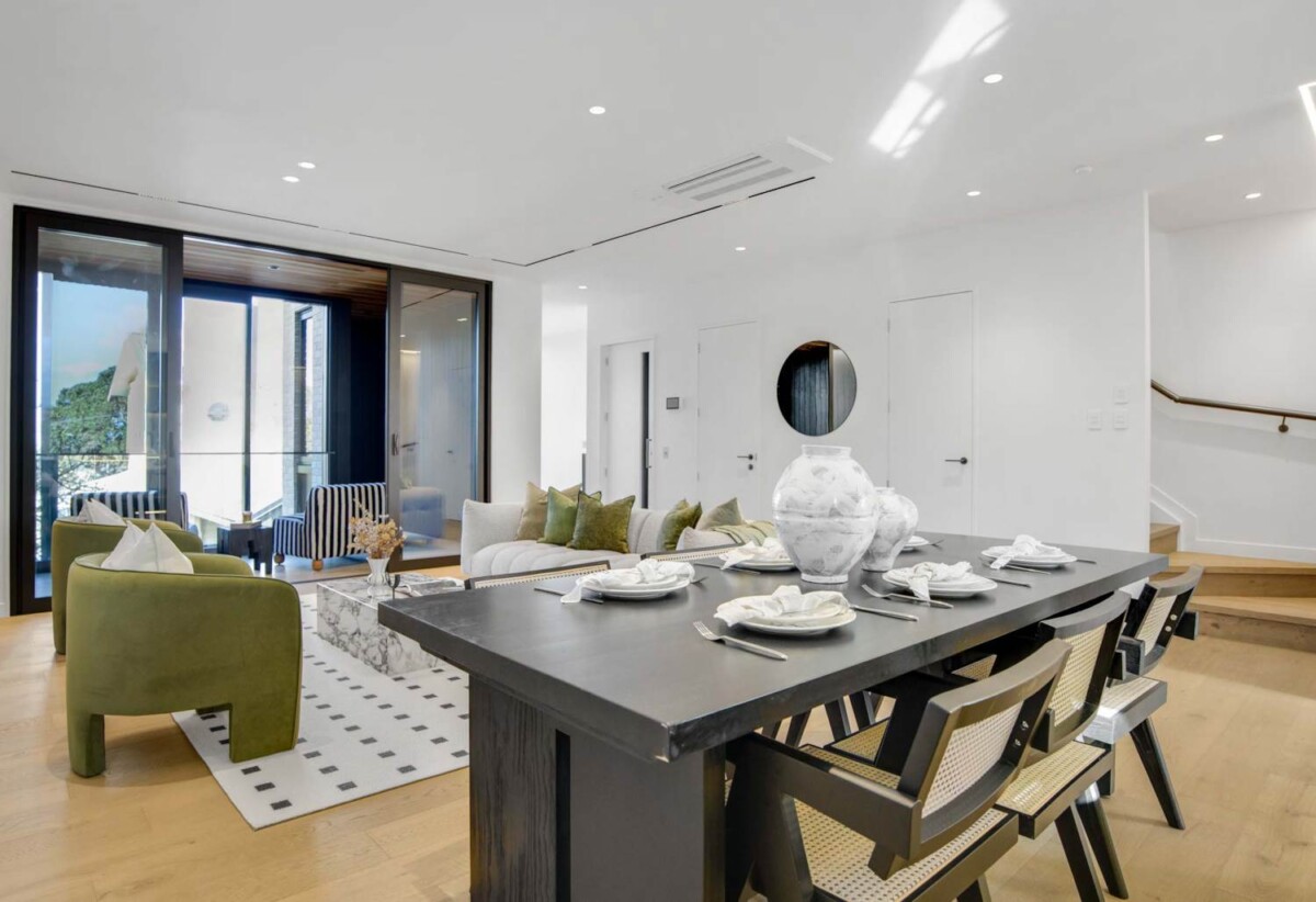 10-Year Master Build Guarantee, Built in lift, 260m2 Standalone freehold 4 beds 4.5 baths house with double garage, 4 ensuites, close to beach, shops, schools, 0.8 km to Takapuna School, 6/4 Tennyson Avenue, Takapuna, Auckland