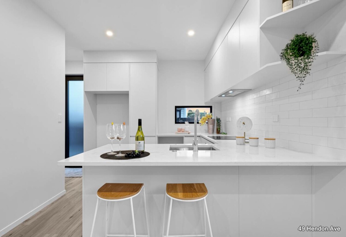 10 Years Stamford Warranty, Brandnew 3 beds 1.5 baths home with car park, Just a short stroll to the picturesque Alan Wood Reserve, with scenic walkways and cycle paths, close to schools, shops, supermarkets, motorway access, 1.7 km to Avondale College, 6/49 Hendon Avenue, Mt Albert, Auckland