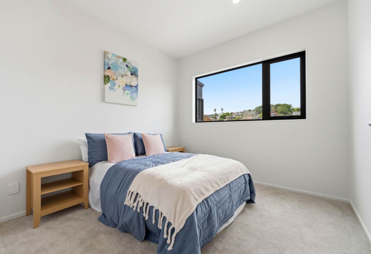 Motivated vendor, Rangitoto College zone, Standalone Brandnew 4 beds 4 baths house home with garage, with Rothesay Bay Beach just a short stroll away and Browns Bay village nearby, 0.2 km to Browns Bay School, Lot 1/30 Kiteroa Terrace, Rothesay Bay, Auckland