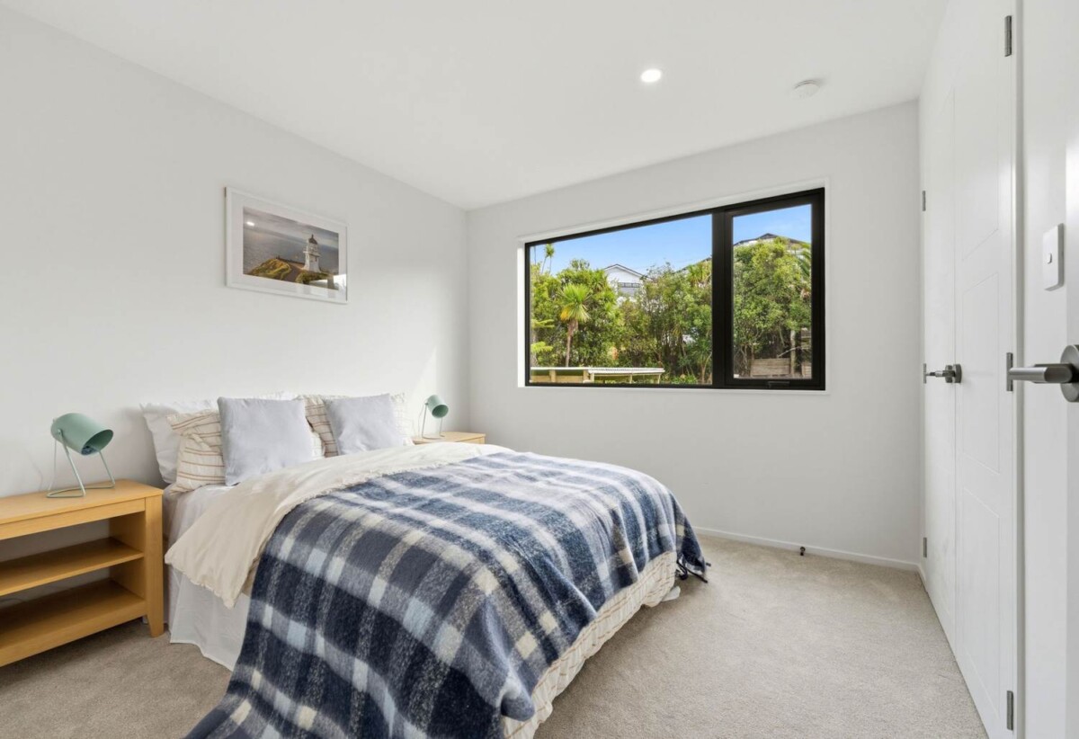 Motivated vendor, Rangitoto College zone, Standalone Brandnew 4 beds 2.5 baths home with garage, with Rothesay Bay Beach just a short stroll away and Browns Bay village nearby, 0.2 km to Browns Bay School, Lot 2/30 Kiteroa Terrace, Rothesay Bay, Auckland