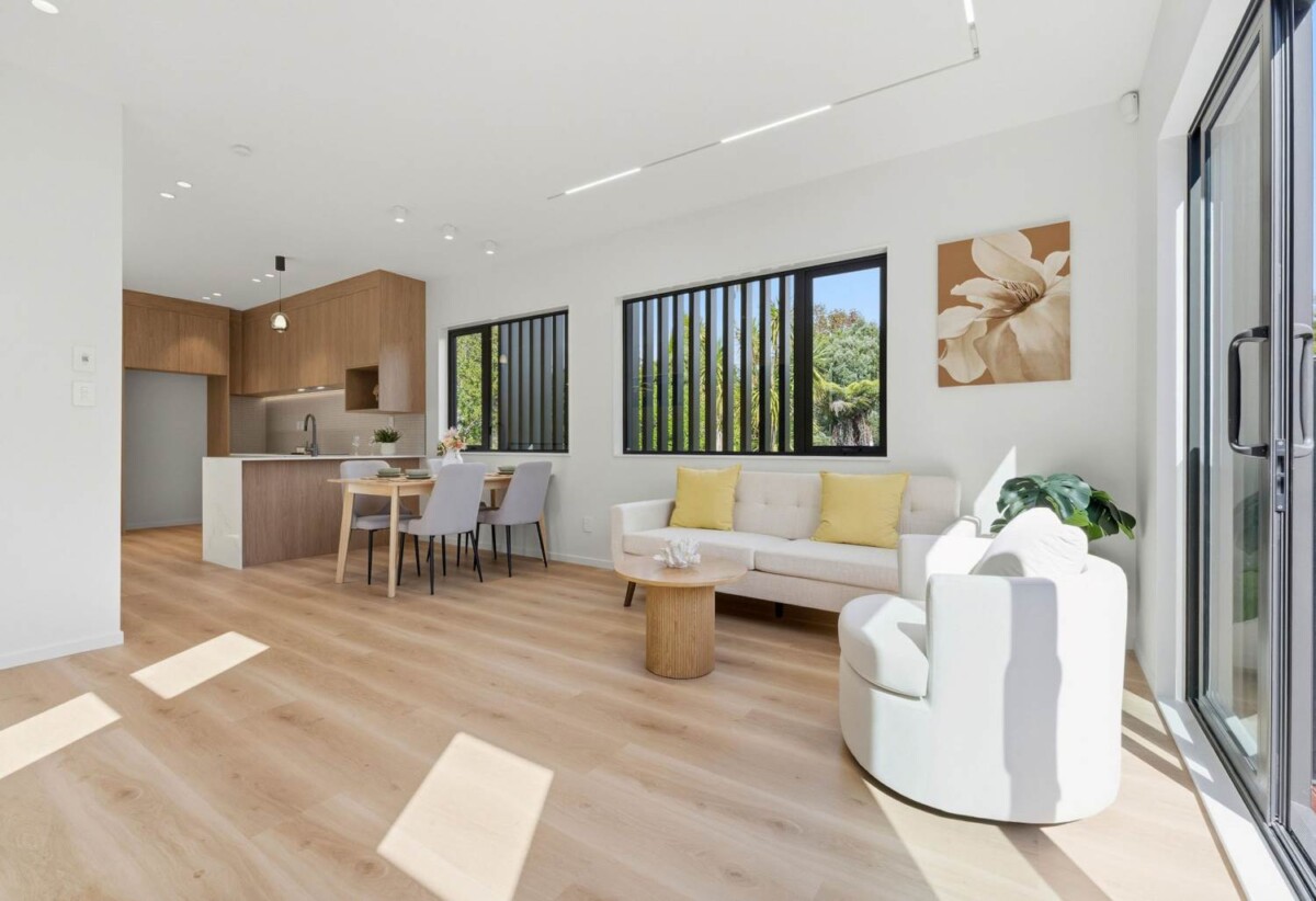 Motivated vendor, Rangitoto College zone, Standalone Brandnew 3 beds 2.5 baths home with garage, with Rothesay Bay Beach just a short stroll away and Browns Bay village nearby, 0.2 km to Browns Bay School, Lot 9/30 Kiteroa Terrace, Rothesay Bay, Auckland