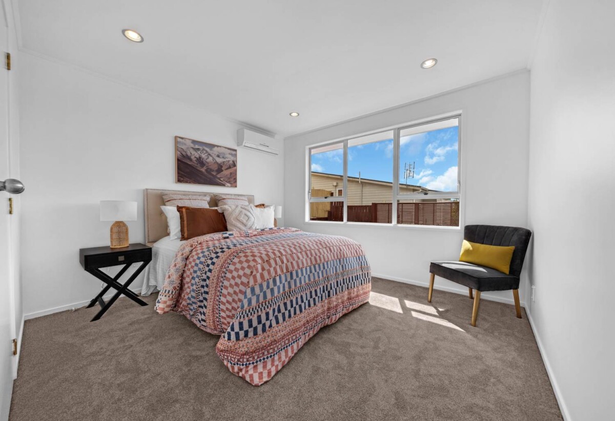 Double Westlake school zone, Renovated 3 beds 1 bath house with garage on 665m2 section, Close to Link Drive retail hub and Wairau Park, Glenfield Mall and local amenities, schools, motorway access, 1.2 km to Glenfield Intermediate School, 6 Celeste Place, Totara Vale, Auckland