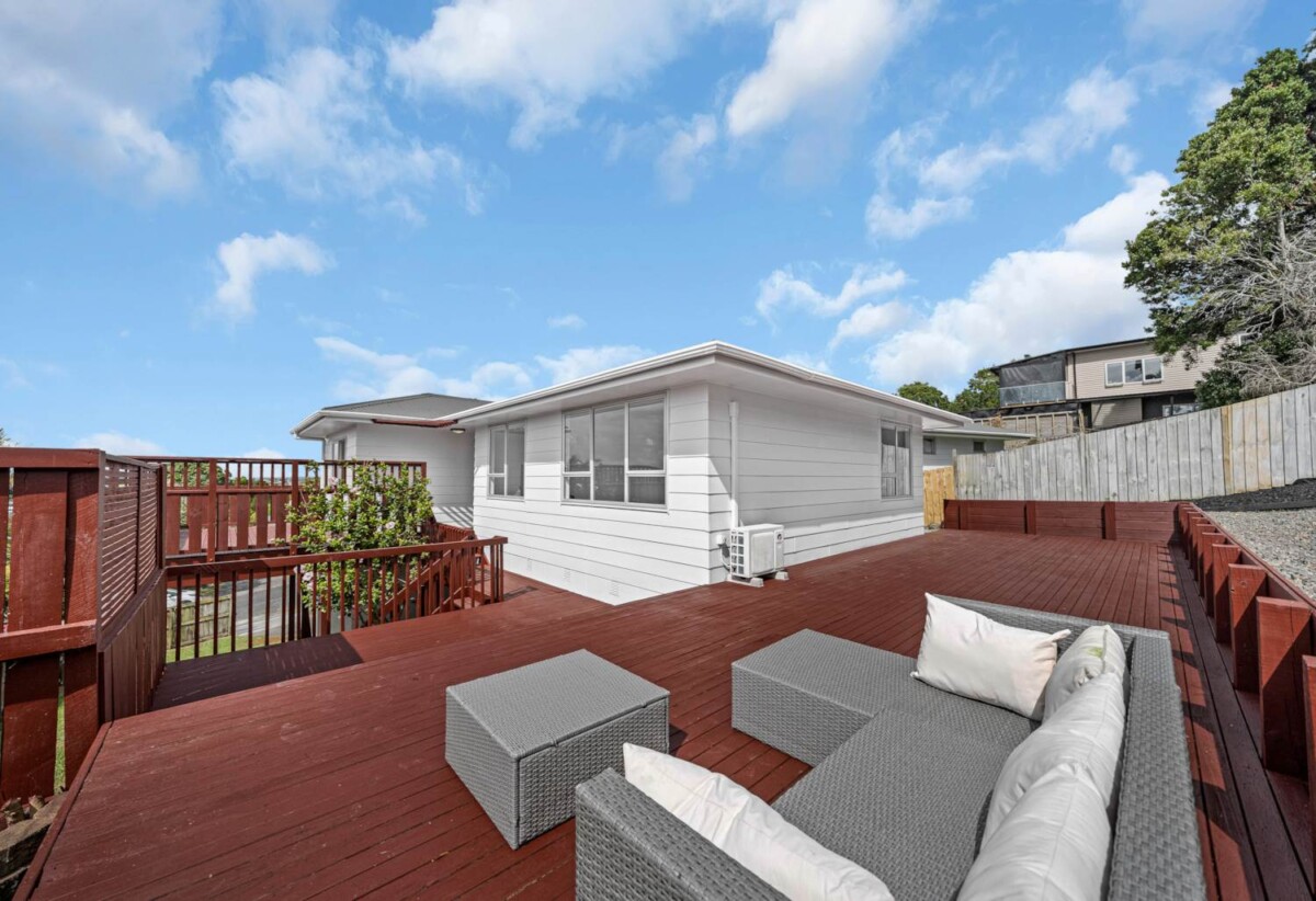 Double Westlake school zone, Renovated 3 beds 1 bath house with garage on 665m2 section, Close to Link Drive retail hub and Wairau Park, Glenfield Mall and local amenities, schools, motorway access, 1.2 km to Glenfield Intermediate School, 6 Celeste Place, Totara Vale, Auckland