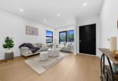 3 ensuites, 2 kitchens, Brandnew 5 beds 4.5 baths house with garage and 1 bed granny, Central heating, motivated vendor, close to schools, shops, motorway access, 43 Derbyshire Lane, Karaka, Auckland