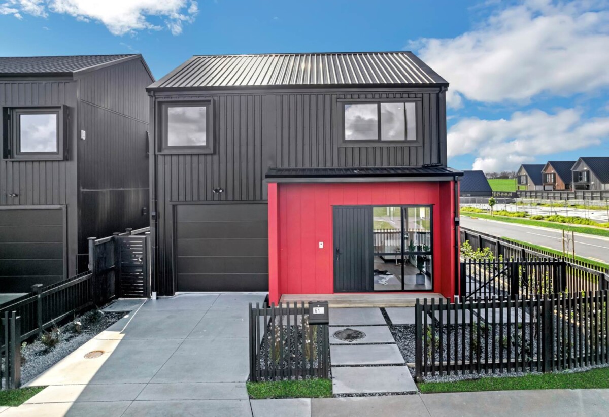 Standalone New 4 beds 2.5 baths house with garage, 3.7 km to Te Hihi School, 4.1 km to Karaka School, 61 Maungakaraka Road, Karaka, Auckland