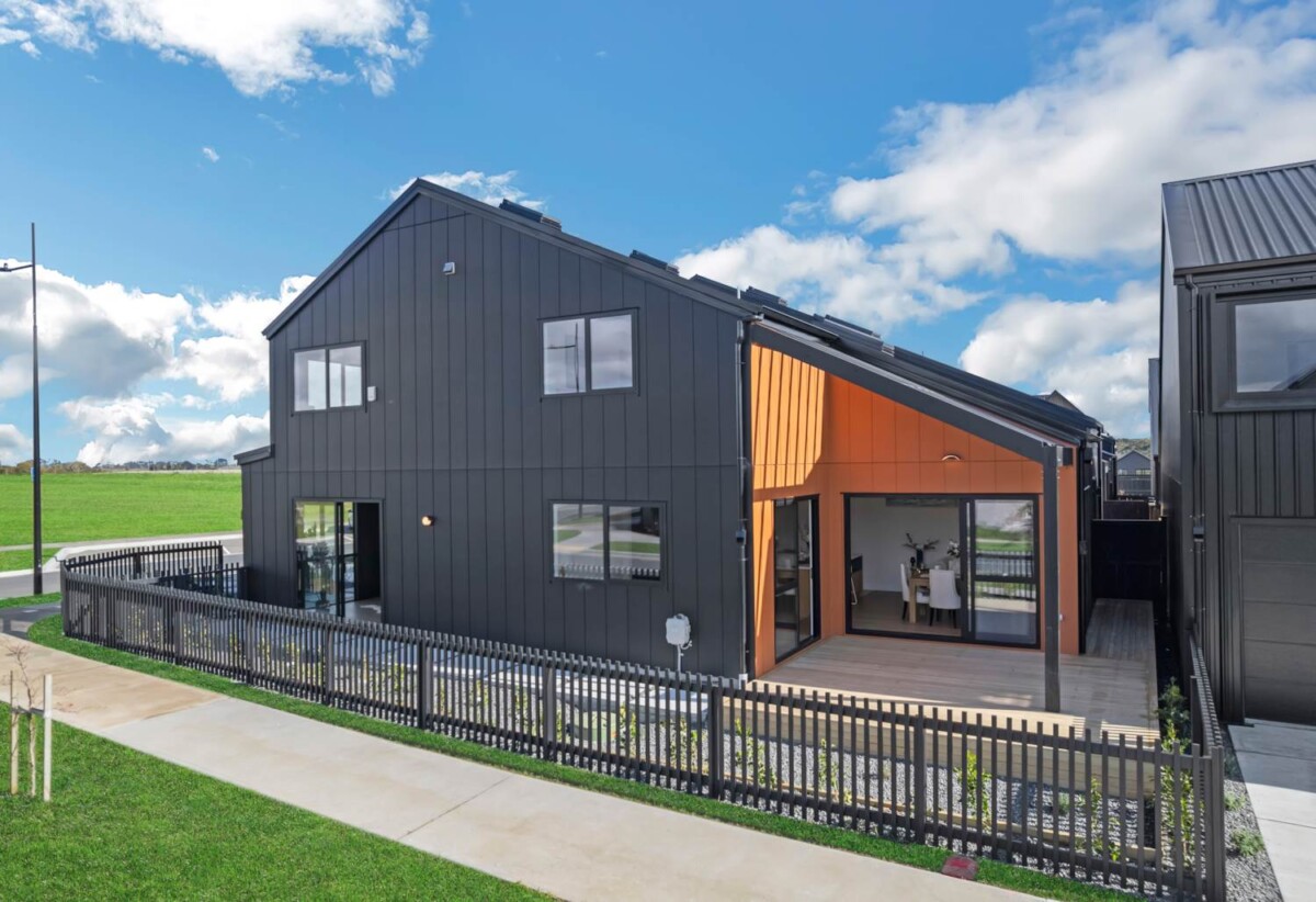 Standalone New 4 beds 2.5 baths house with garage, 3.7 km to Te Hihi School, 4.1 km to Karaka School, 61 Maungakaraka Road, Karaka, Auckland