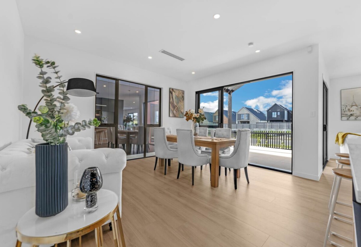 Standalone New 4 beds 2.5 baths house with garage, 3.7 km to Te Hihi School, 4.1 km to Karaka School, 61 Maungakaraka Road, Karaka, Auckland