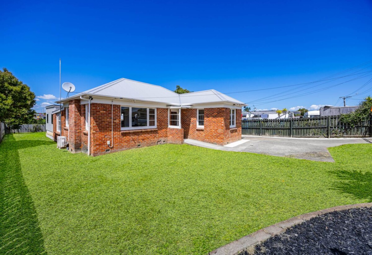 Fully renovated, Brick and tile 3 beds + sleepout 2 baths house with standalone garage on 825m2 section, the sleepout with its own living area, close to Papatoetoe town centre, Manukau shopping centre, schools, motorway access, 13 Atkinson Avenue, Papatoetoe, Auckland