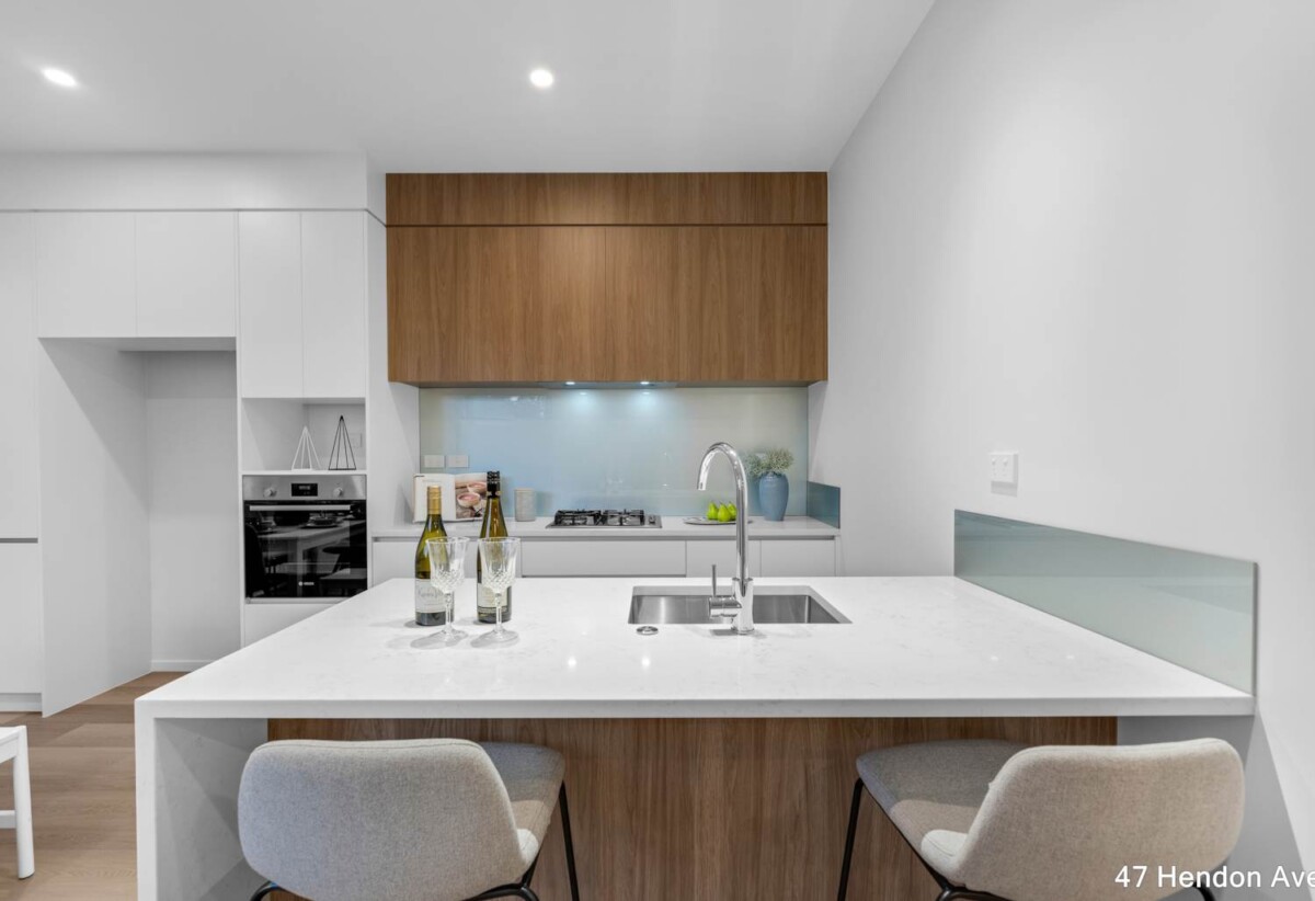 6 x Stylish 3-Bedroom Homes with car park and 3 x Standalone 4-Bedroom Homes with Garage, Just a short stroll to the picturesque Alan Wood Reserve, with scenic walkways and cycle paths, close to schools, shops, supermarkets, motorway access, 1.7 km to Avondale College, 47&49 Hendon Avenue, Mt Albert, Auckland