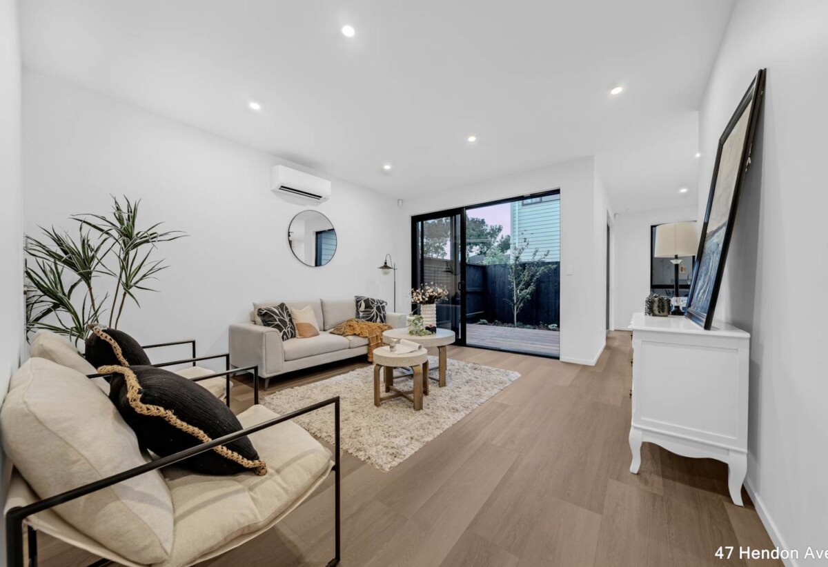 6 x Stylish 3-Bedroom Homes with car park and 3 x Standalone 4-Bedroom Homes with Garage, Just a short stroll to the picturesque Alan Wood Reserve, with scenic walkways and cycle paths, close to schools, shops, supermarkets, motorway access, 1.7 km to Avondale College, 47&49 Hendon Avenue, Mt Albert, Auckland