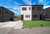 3 beds 2.5 baths home with backyard, close to schools, shops, 1 km to Redhill School, 2.1 km to Papakura High School, 39B Crestview Rise, Papakura, Auckland