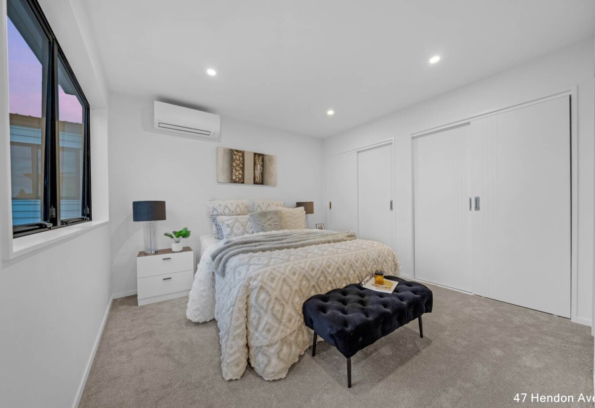 6 x Stylish 3-Bedroom Homes with car park and 3 x Standalone 4-Bedroom Homes with Garage, Just a short stroll to the picturesque Alan Wood Reserve, with scenic walkways and cycle paths, close to schools, shops, supermarkets, motorway access, 1.7 km to Avondale College, 47&49 Hendon Avenue, Mt Albert, Auckland