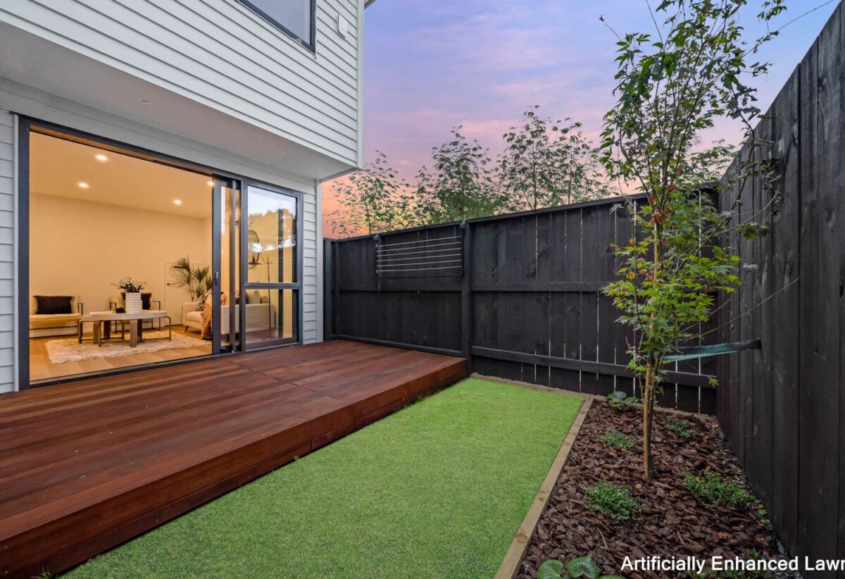 6 x Stylish 3-Bedroom Homes with car park and 3 x Standalone 4-Bedroom Homes with Garage, Just a short stroll to the picturesque Alan Wood Reserve, with scenic walkways and cycle paths, close to schools, shops, supermarkets, motorway access, 1.7 km to Avondale College, 47&49 Hendon Avenue, Mt Albert, Auckland