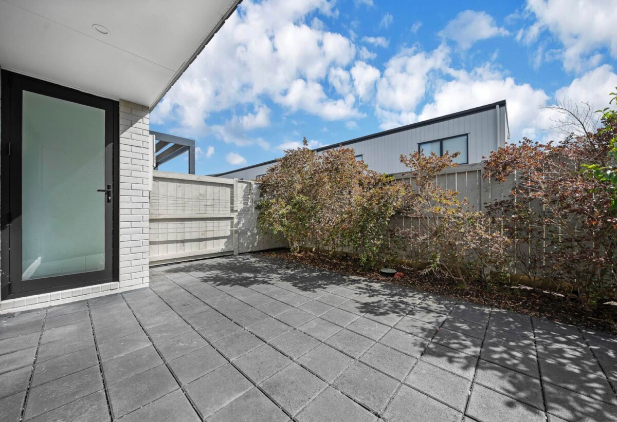 Fletcher Build. 3 beds 2.5 baths home with carpark, Just a short walk to Ormiston Town Centre, and zoned for sought-after schools including Ormiston Junior College and Ormiston Senior College, 0.7 km to Ormiston Senior College, 16 Paterae Lane, Flat Bush, Auckland