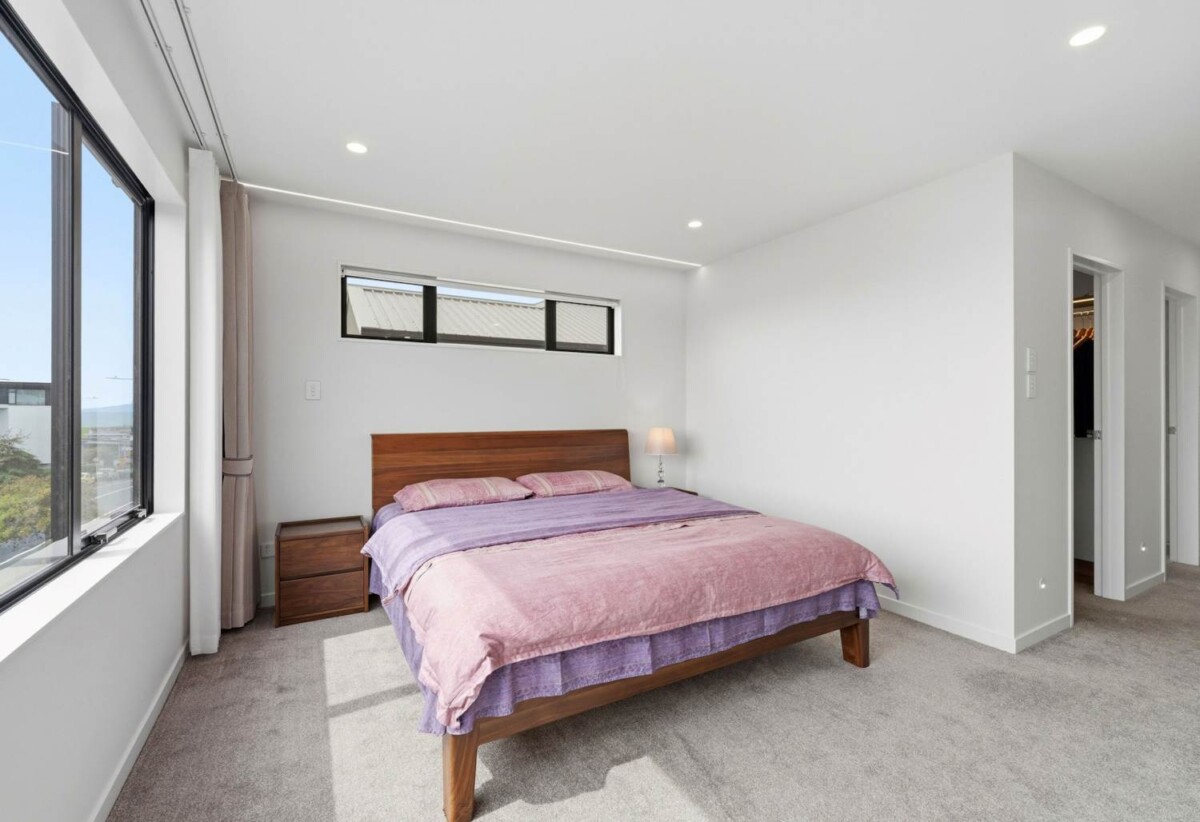 7 beds 5.5 baths house with double garage and 2 -beds granny, within easy walking distance of Long Bay College, Long Bay Primary, Long Bay Village, supermarket, Ashley Reserve, and Long Bay Regional Park, 14 Cavalli Road, Long Bay, Auckland