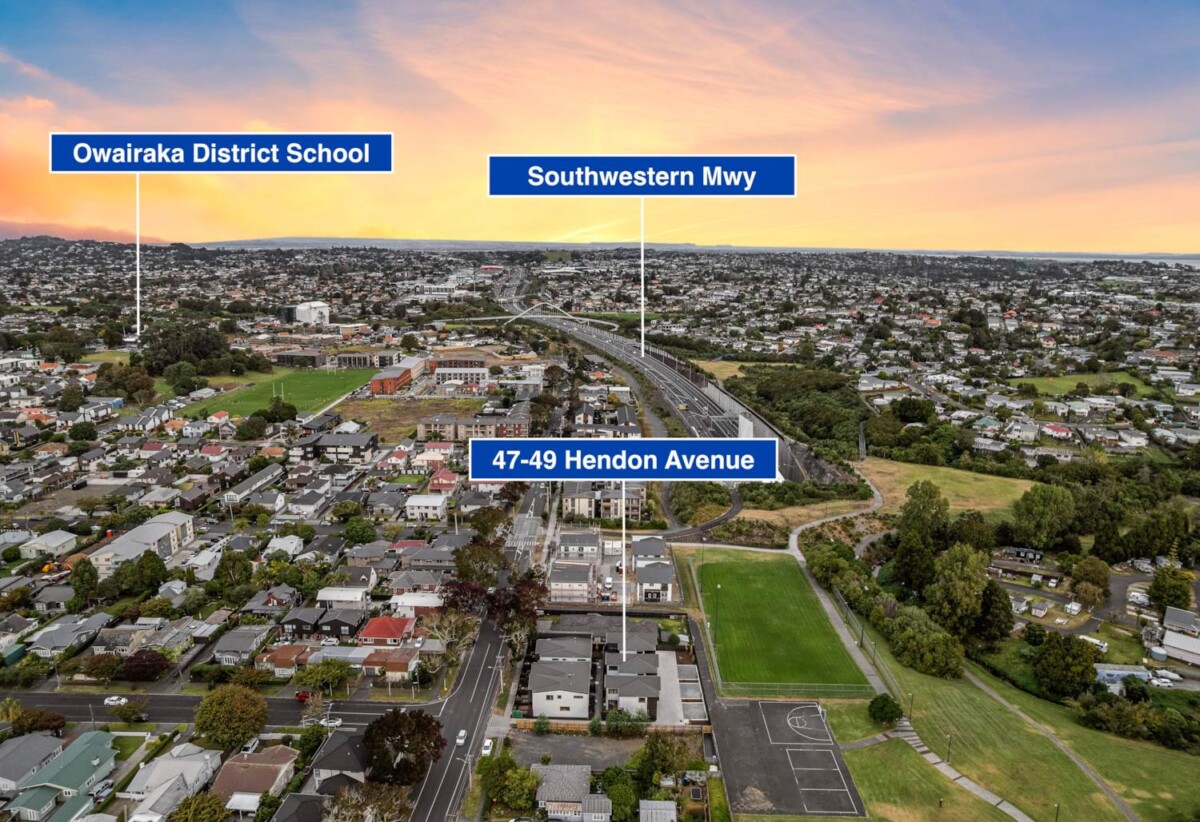 6 x Stylish 3-Bedroom Homes with car park and 3 x Standalone 4-Bedroom Homes with Garage, Just a short stroll to the picturesque Alan Wood Reserve, with scenic walkways and cycle paths, close to schools, shops, supermarkets, motorway access, 1.7 km to Avondale College, 47&49 Hendon Avenue, Mt Albert, Auckland