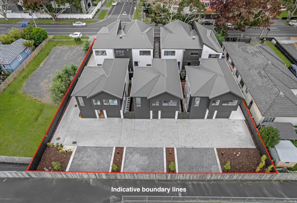 6 x Stylish 3-Bedroom Homes with car park and 3 x Standalone 4-Bedroom Homes with Garage, Just a short stroll to the picturesque Alan Wood Reserve, with scenic walkways and cycle paths, close to schools, shops, supermarkets, motorway access, 1.7 km to Avondale College, 47&49 Hendon Avenue, Mt Albert, Auckland