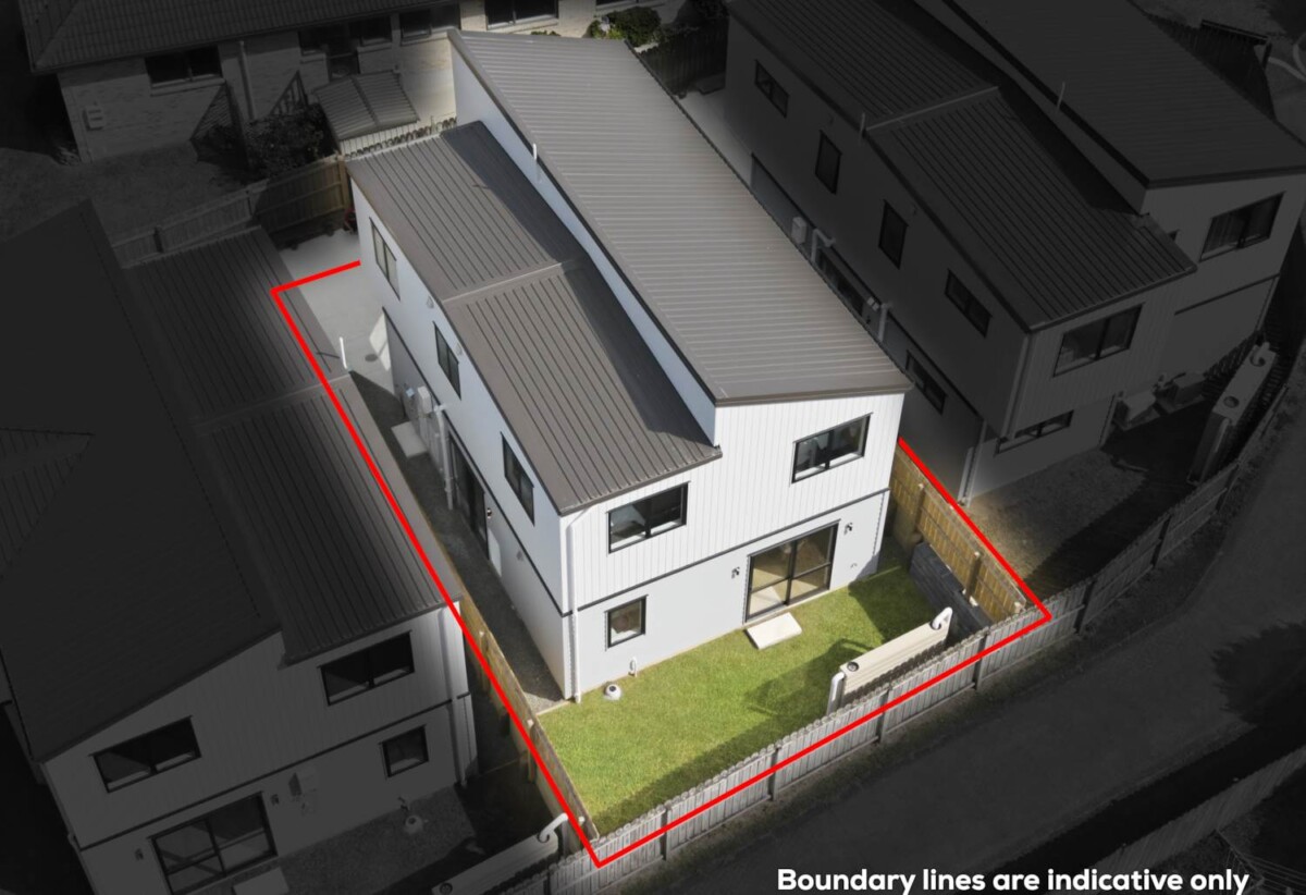 Brandnew standalone 4 beds 2.5 baths home with garage, just moments from the tranquil Auckland Botanic Gardens. shops, schools, motorway access, 0.4 km to Alfriston College, Lot 2/13 Rathmar Drive, Manurewa, Auckland