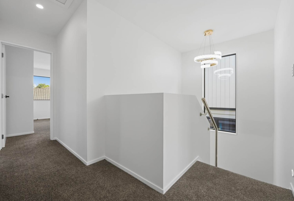 Brandnew standalone 4 beds 2.5 baths home with garage, just moments from the tranquil Auckland Botanic Gardens. shops, schools, motorway access, 0.4 km to Alfriston College, Lot 2/13 Rathmar Drive, Manurewa, Auckland